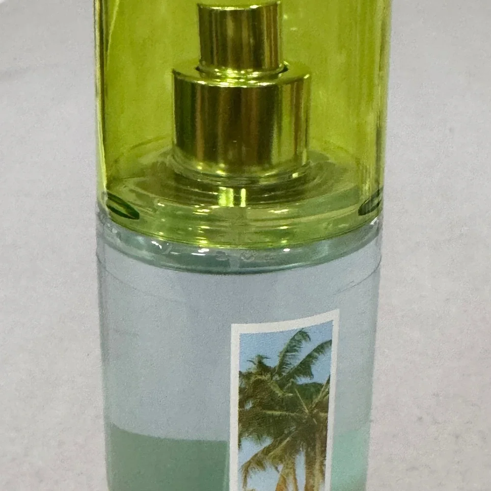Bath & Body Works Fragrance Mist Women 8oz Beach Water Coconut Tropical Spray